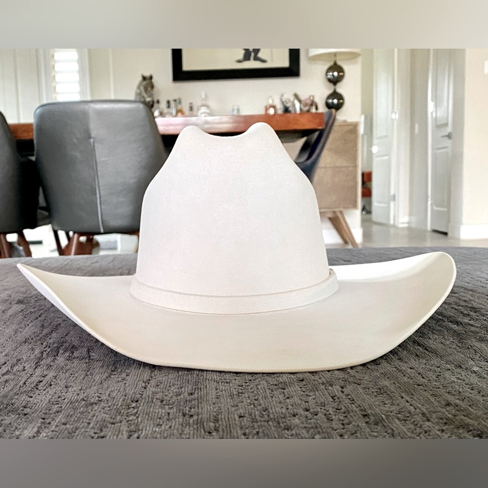 VINTAGE White Stetson Cowboy Hat. 6X “Ruidoso” in near Perfect condition!